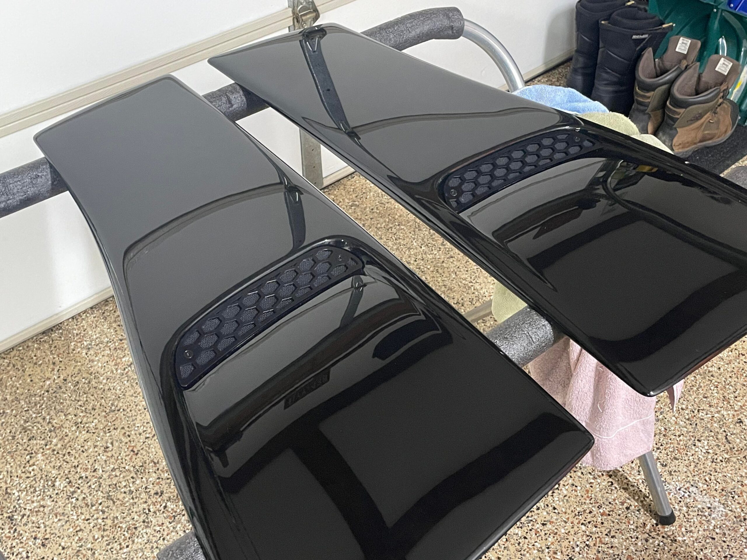 thumbnail image 2 of OER IROC Hood Louver Ornament Set For 1985-1990 Chevy Camaro Z28 – OEM-Style 2 of 3